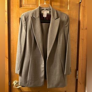 Jones New York 2 Piece Skirt Suit, Size 12 🍎